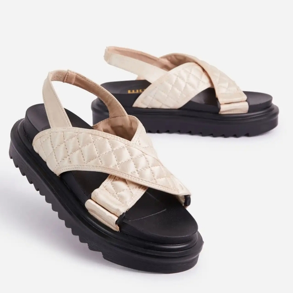 ππππππΎπππΏπ€Quilted Cross Over Strap Flat Nude - Picture 7 of 12